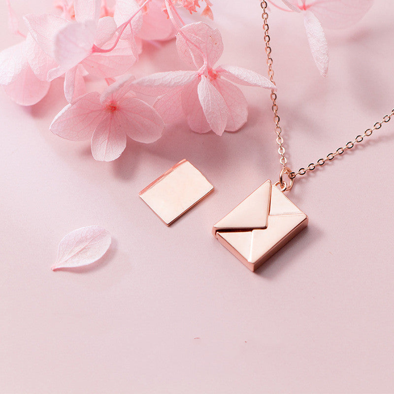 Charming Envelope Necklace – The Perfect Lover’s Letter Pendant for Your Girlfriend